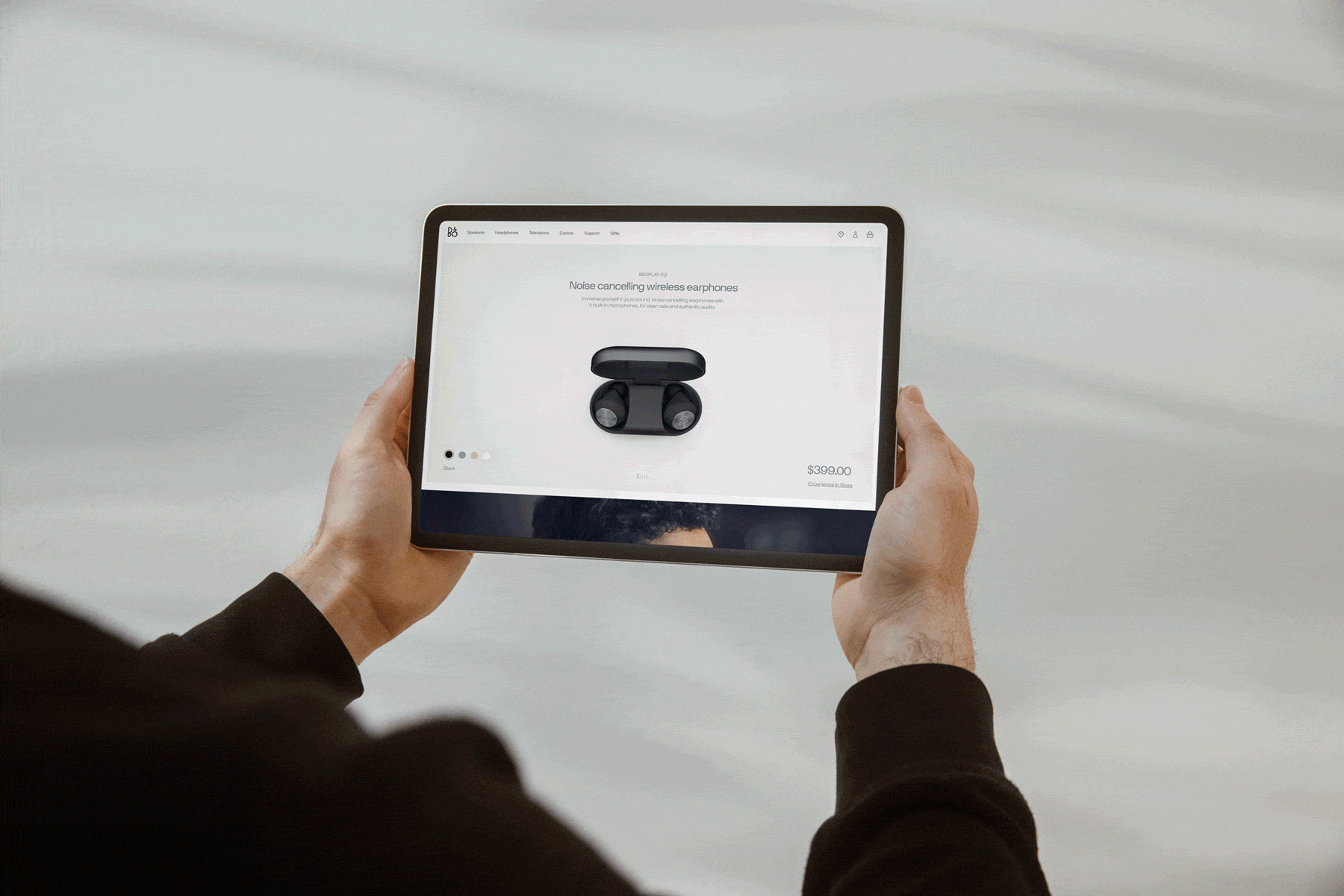 GIF animation with mockups of designed screens.